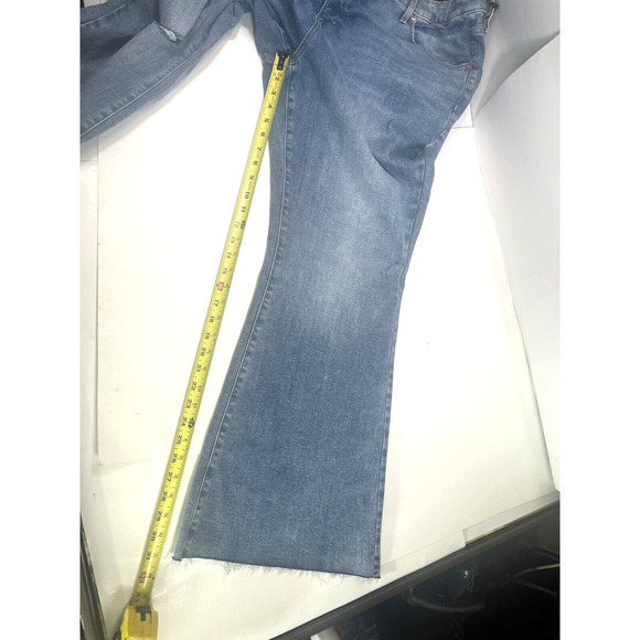 NEW Ava & Viv Women's Blue Jeans Size 22 High-Rise Flare Raw Hem Distressed - Picture 11 of 14